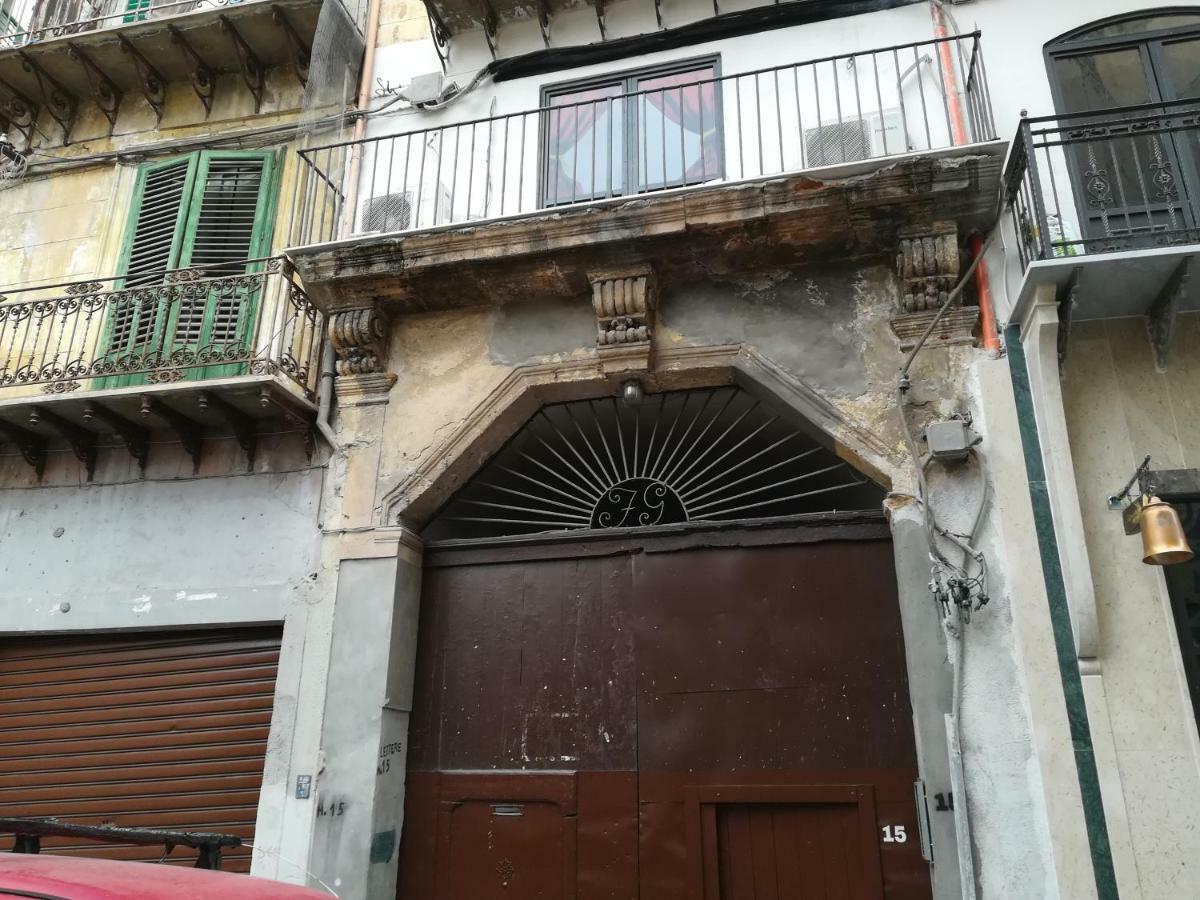 Casa In Palazzo Graffeo Erika Appartement Palermo Buitenkant foto